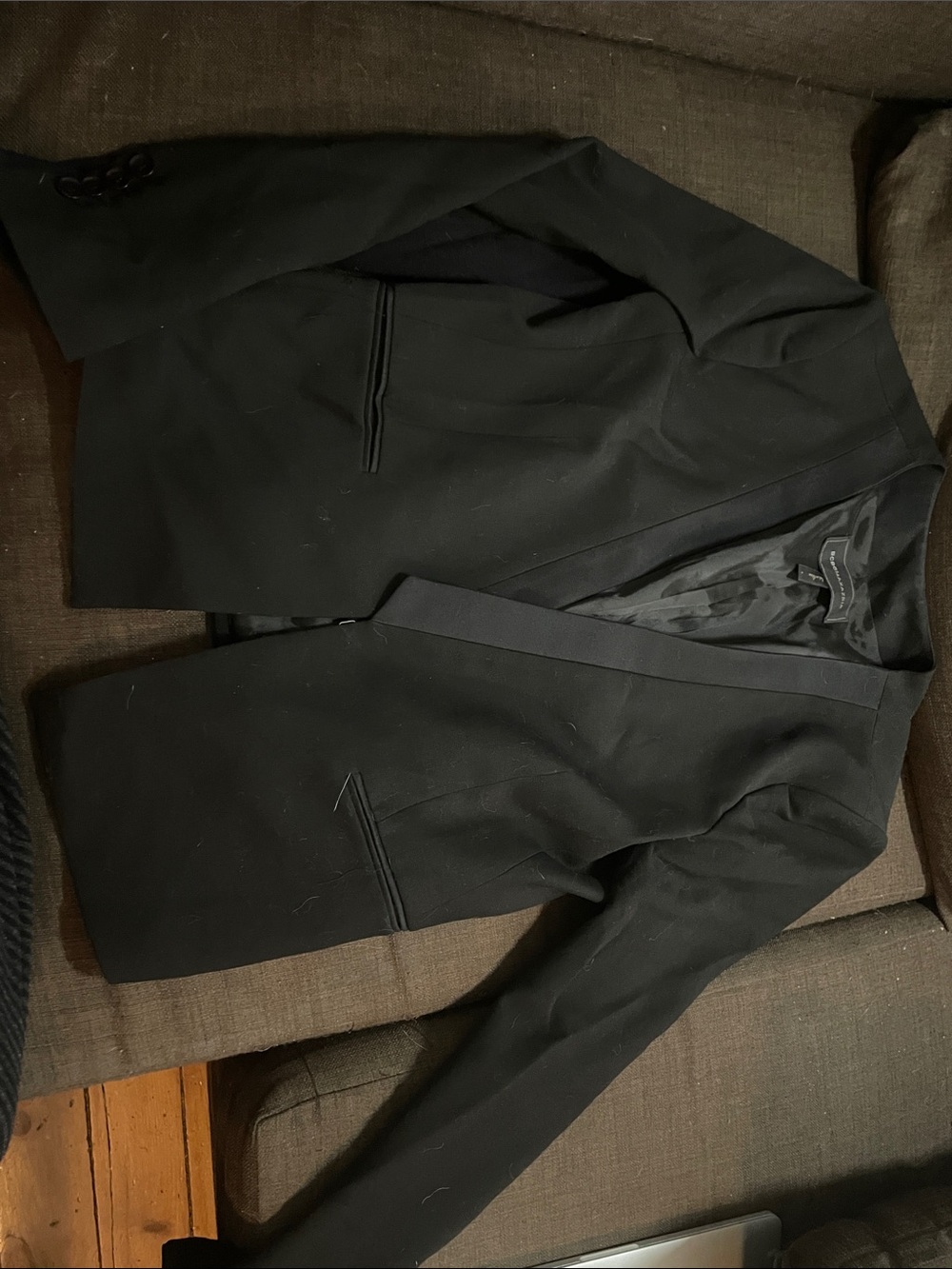 BCBGMaxAzria Black slight padded shoulders blazer